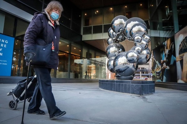 Calgary Chiropractor Who Defied Mask Mandate Agrees to Settlement With Regulator